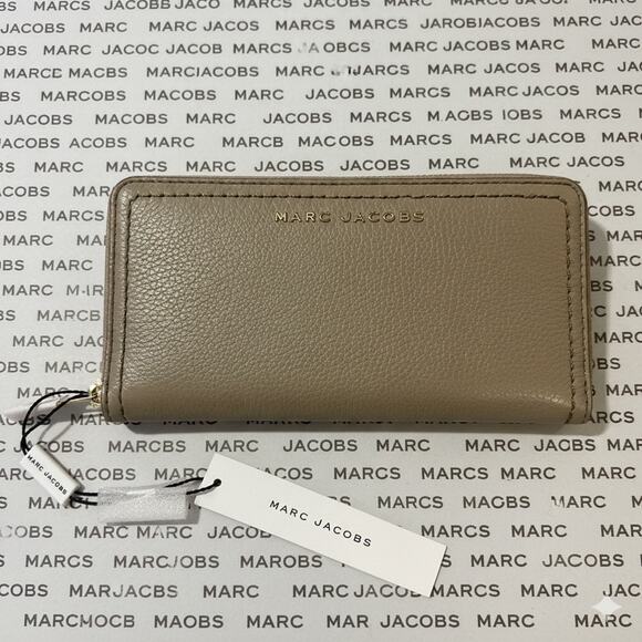 NWT Marc Jacobs The Groove Women's Long Wallet - Greige - Picture 1 of 9